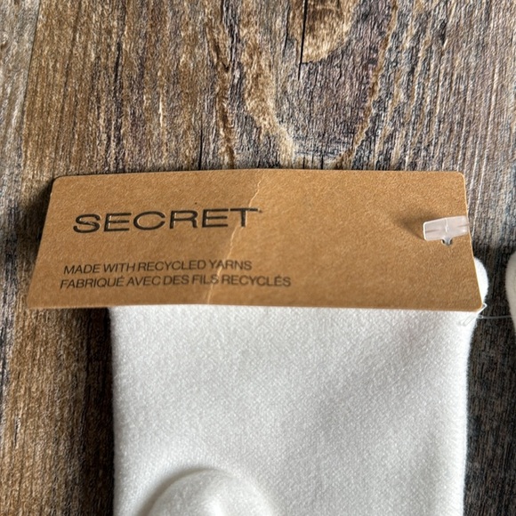 Secret | White Gloves with Rhinestones - Picture 4 of 6